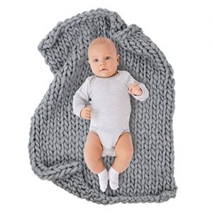 ICOSY Newborn Photography Props, Knit Baby Photo Blanket Rug Props Shoots Chunky Yarn Basket Filler Backdrop Photo Studio Posing Props (31.5″x23.6″)